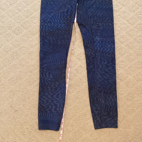 Lululemon size 4 dark Blue and black Patterned Leggings - Picture 6 of 8